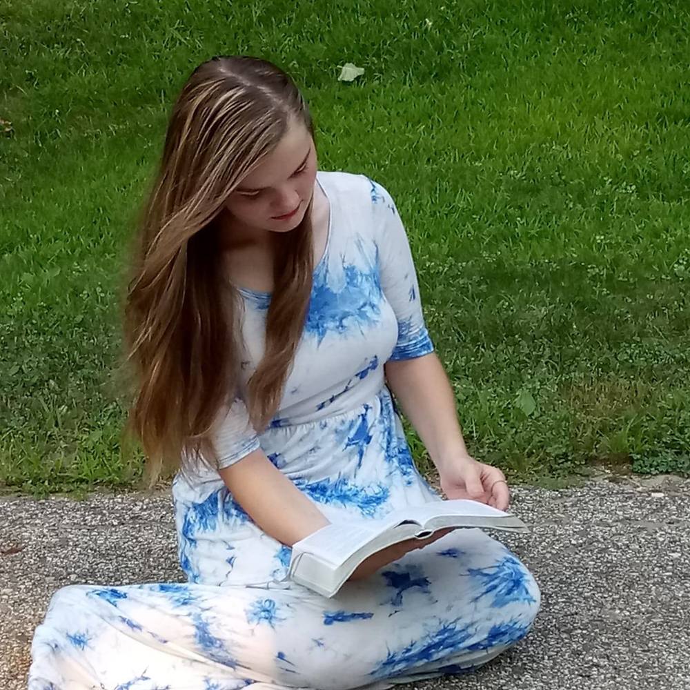 Meet your Posher, Hannah m